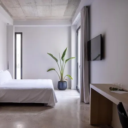 Yours Boutique 호텔 *